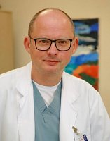 <p class="name2">Е.В. Григорьев</p> <p><i class="icon icon-student"></i>член-корр. РАН, д.м.н., профессор</p> <p><i class="icon icon-city"></i>НИИ комплексных проблем сердечно-сосудистых заболеваний, Кемерово</p>